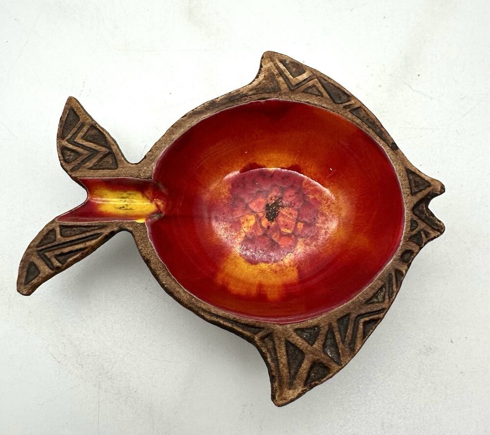 Treasure Craft Hawaii Vintage 1962 Fish Ashtray Ceramic MCM Collectible